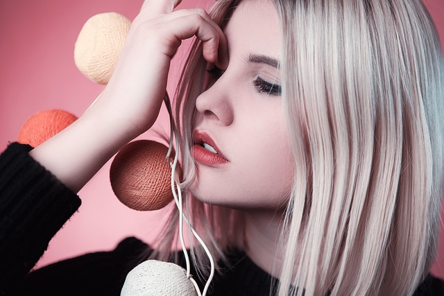Waarom verlies ik mijn haar? Ontdek de oorzaken van haaruitval